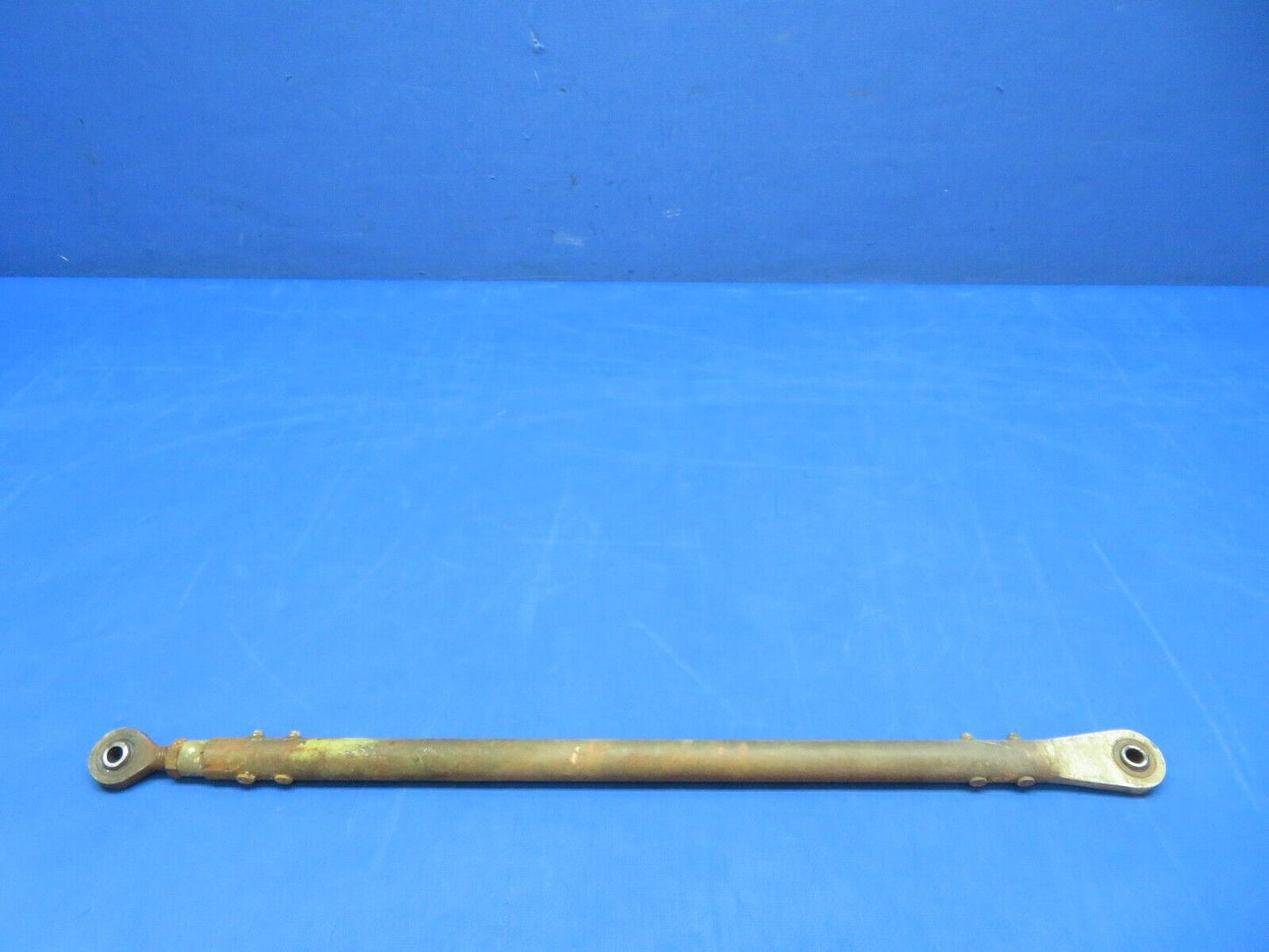 Cessna 310 / 310F Push Pull Tube Assy MG FWD P/N 0840125-6 (1123-329)