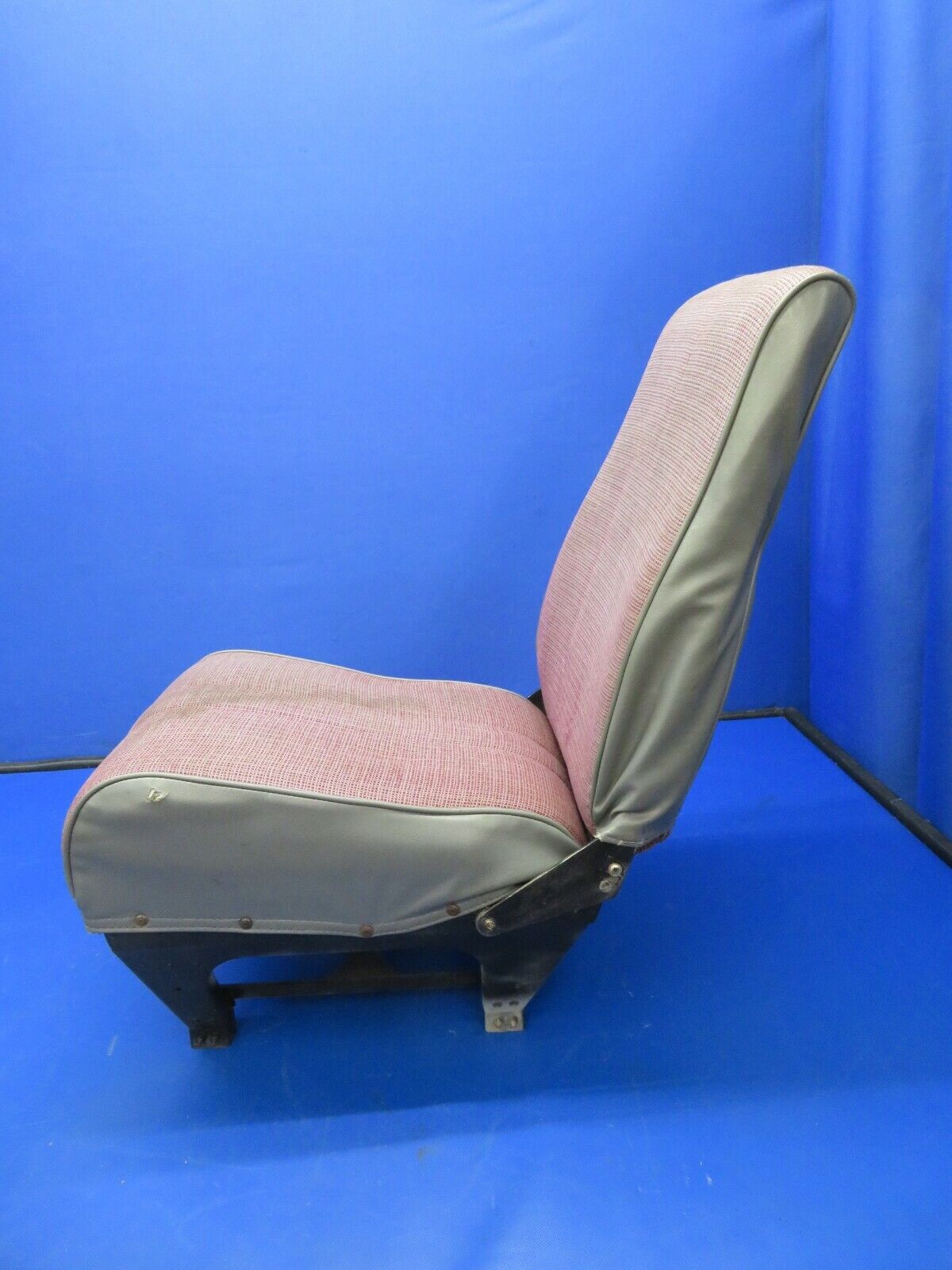 Beech B19 Musketeer Sport Front Seat P/N 169-534024 (0421-107)