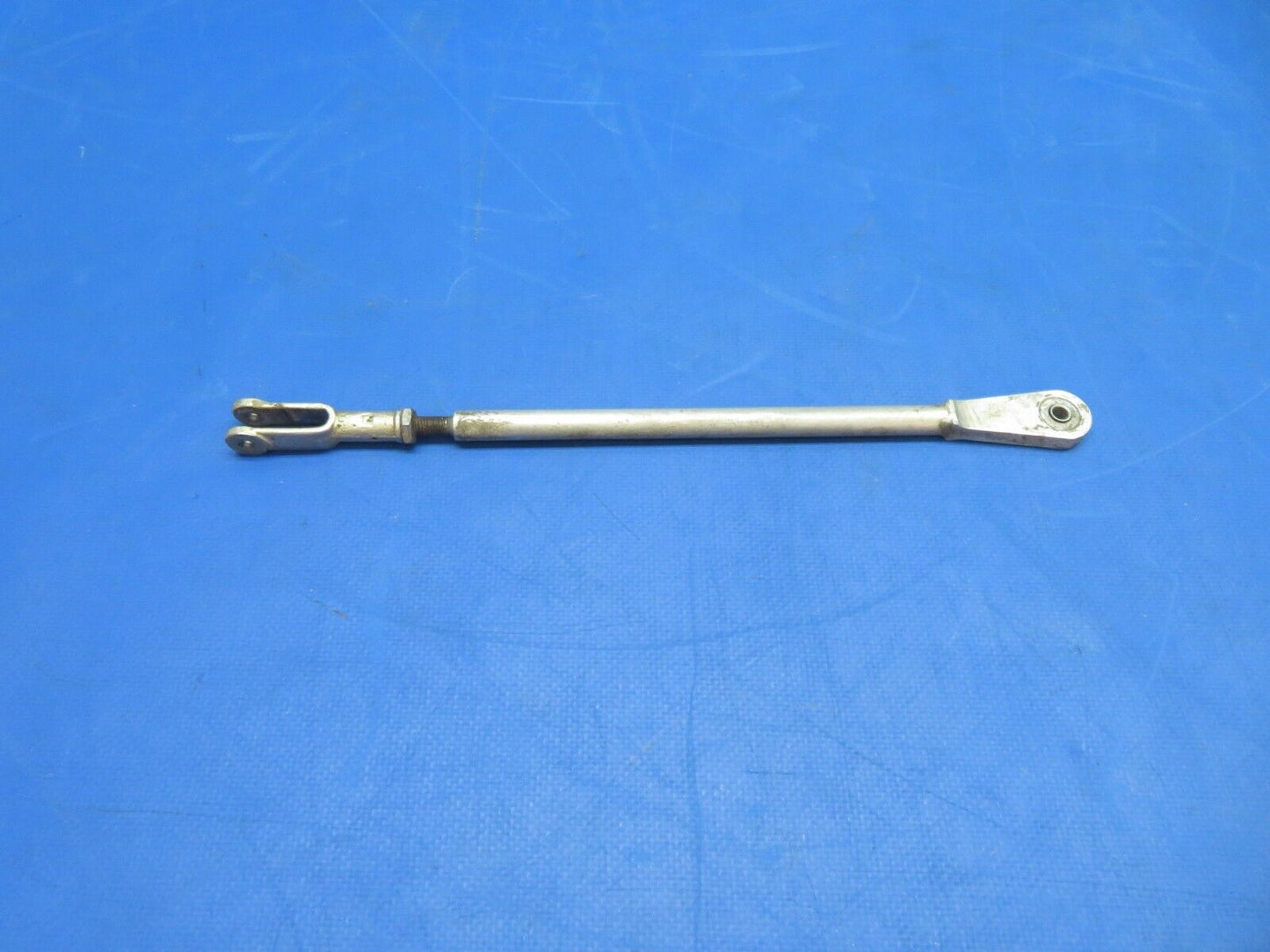Cessna 310 / 310Q Bob Weight Rod 10-5/8" end to end P/N 0861168-4 (0823-682)