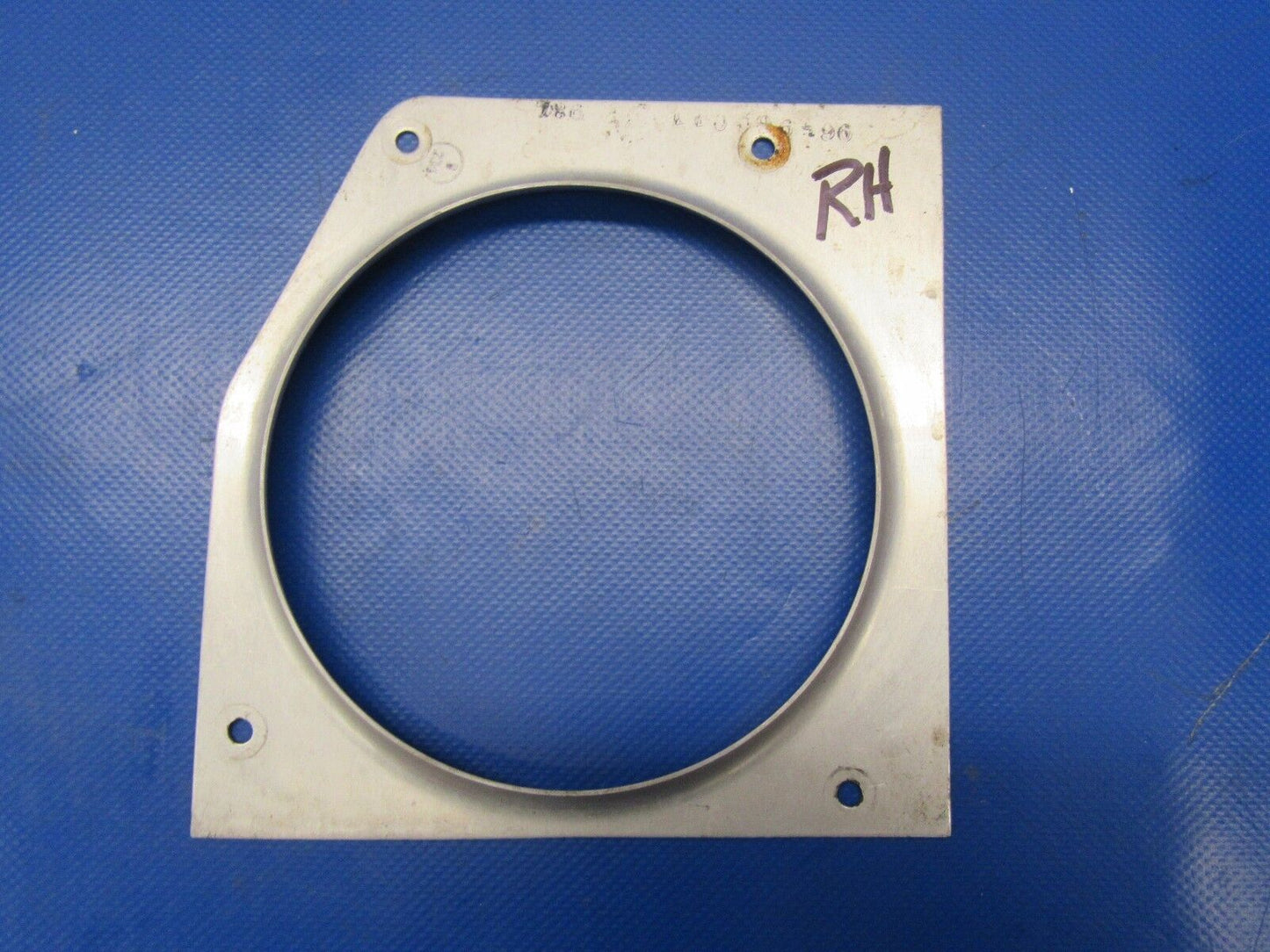 Beech Baron Accumulator Support RH P/N 96-960011-4 (0118-35)
