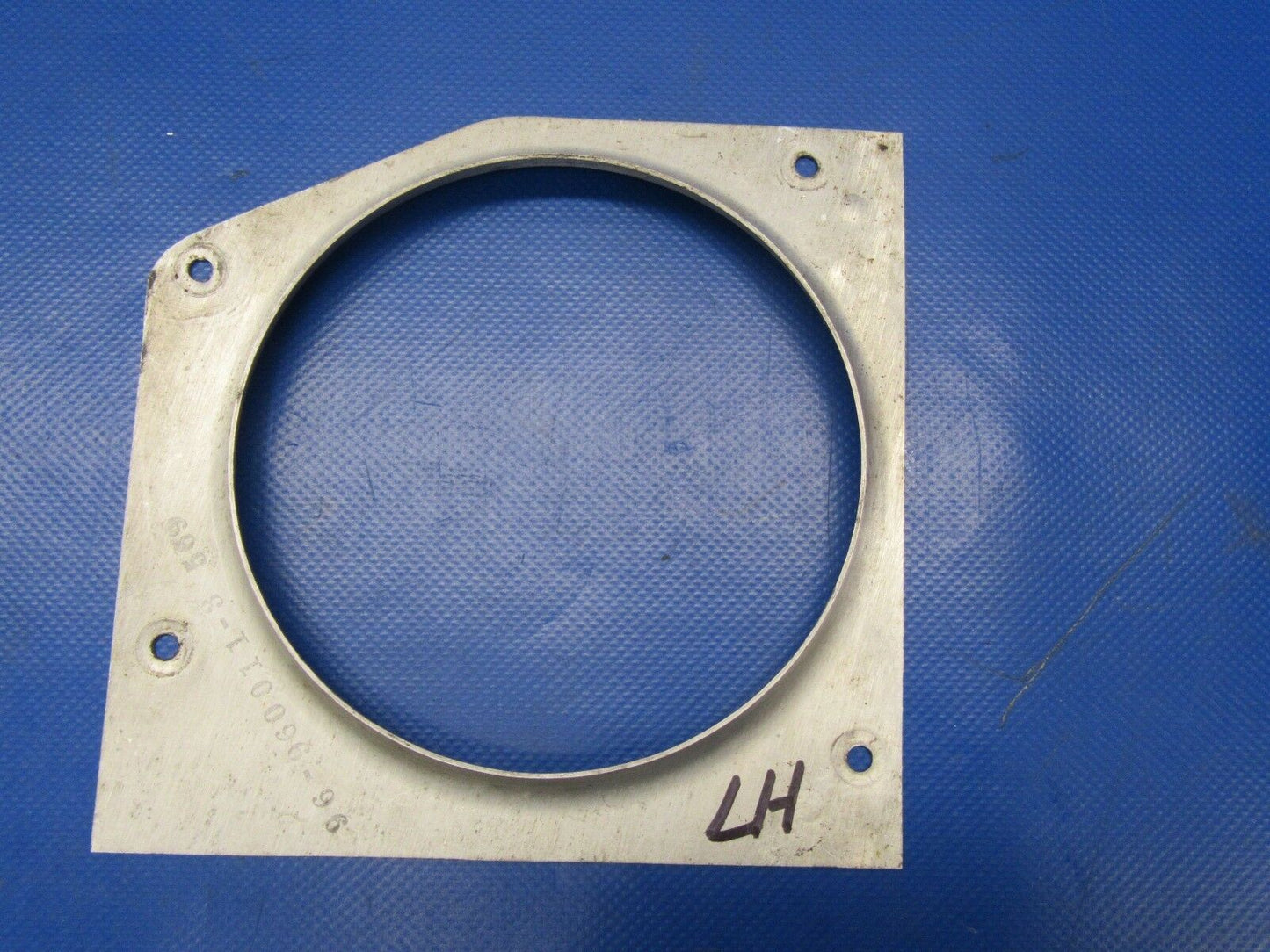 Beech Baron Support Accumulator LH P/N 96-960011-3 (1217-90)