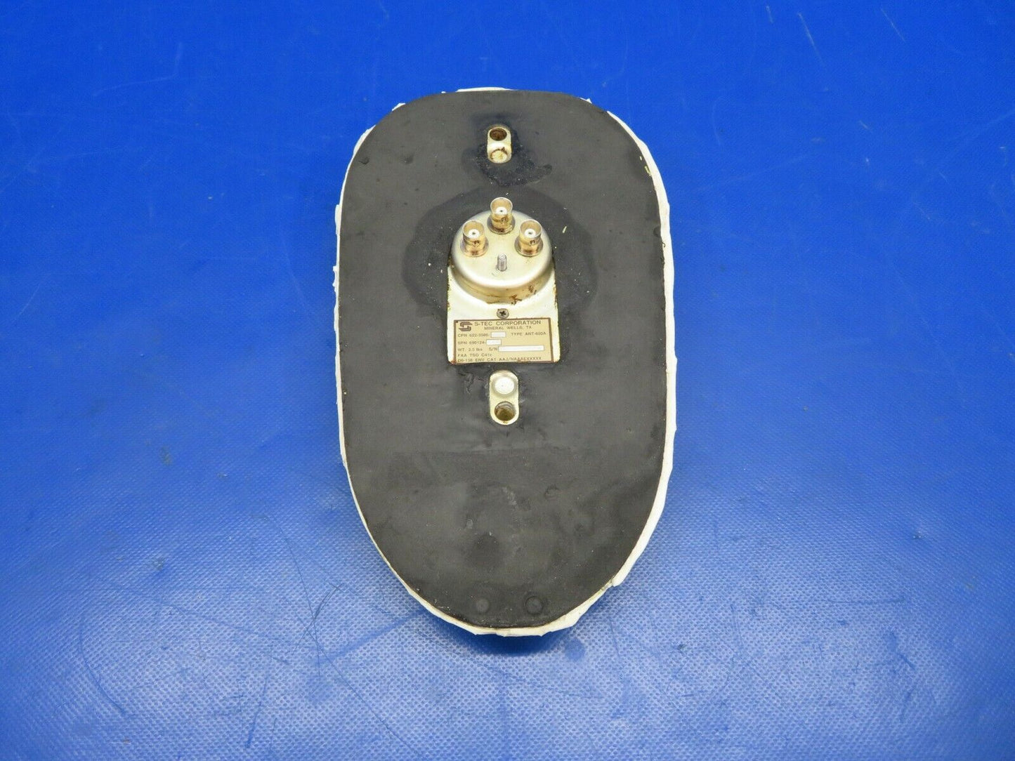 Beech Baron 58P S-TEC ANT-650A Antenna P/N 622-3586-001 (0320-320)