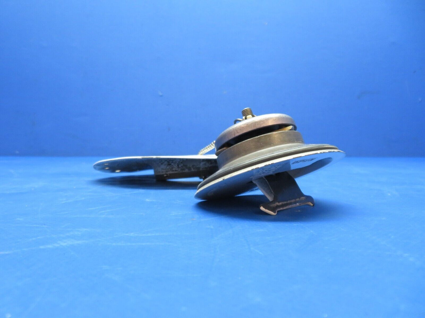 Cessna 310 / 310Q Tip Tank Fuel Cap & Adapter Assy P/N 0823410-9 (0823-772)