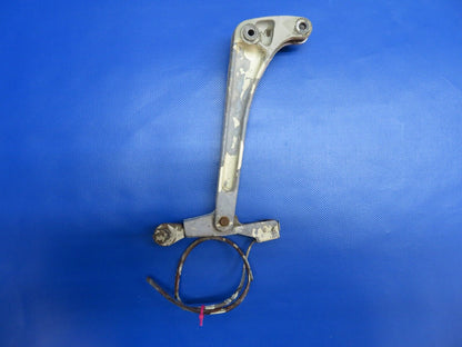 Early Cessna 310 MG RH Bellcrank Assy w/ Lock Link P/N 0841225-10 (1223-1033)