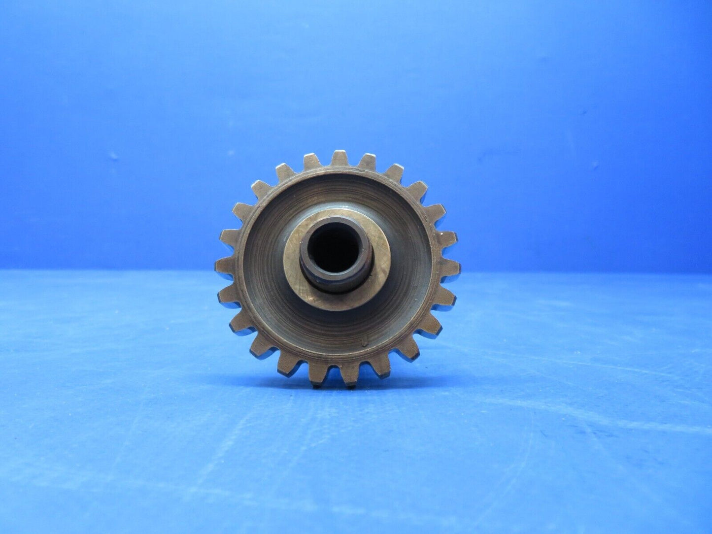 Continental E225-8 Accessory Drive Idler Gear & Shaft P/N 352014 (0723-688)