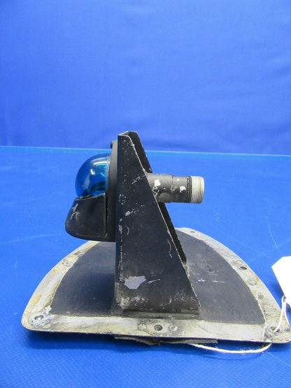 Cessna 310 Wing Nav Light & Bracket Green P/N 0823200-2 & 5618106-17 (0118-03)