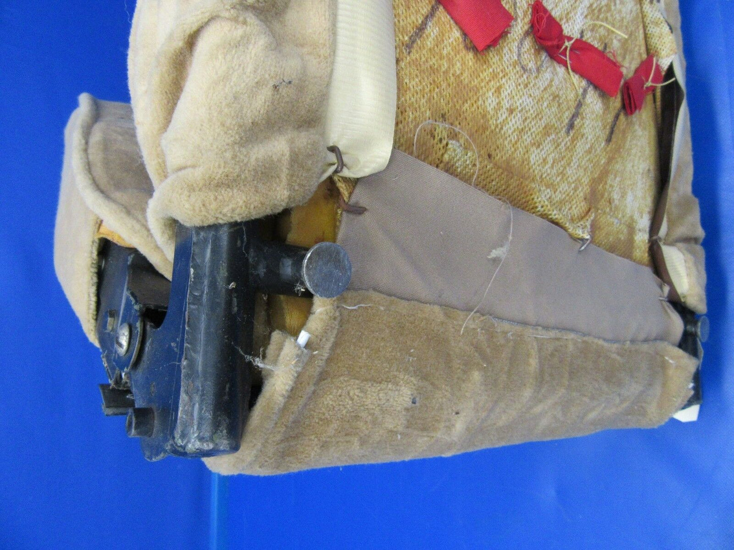 Piper PA-32 Cherokee Six Center Seat Beige Upholstery (0418-203)