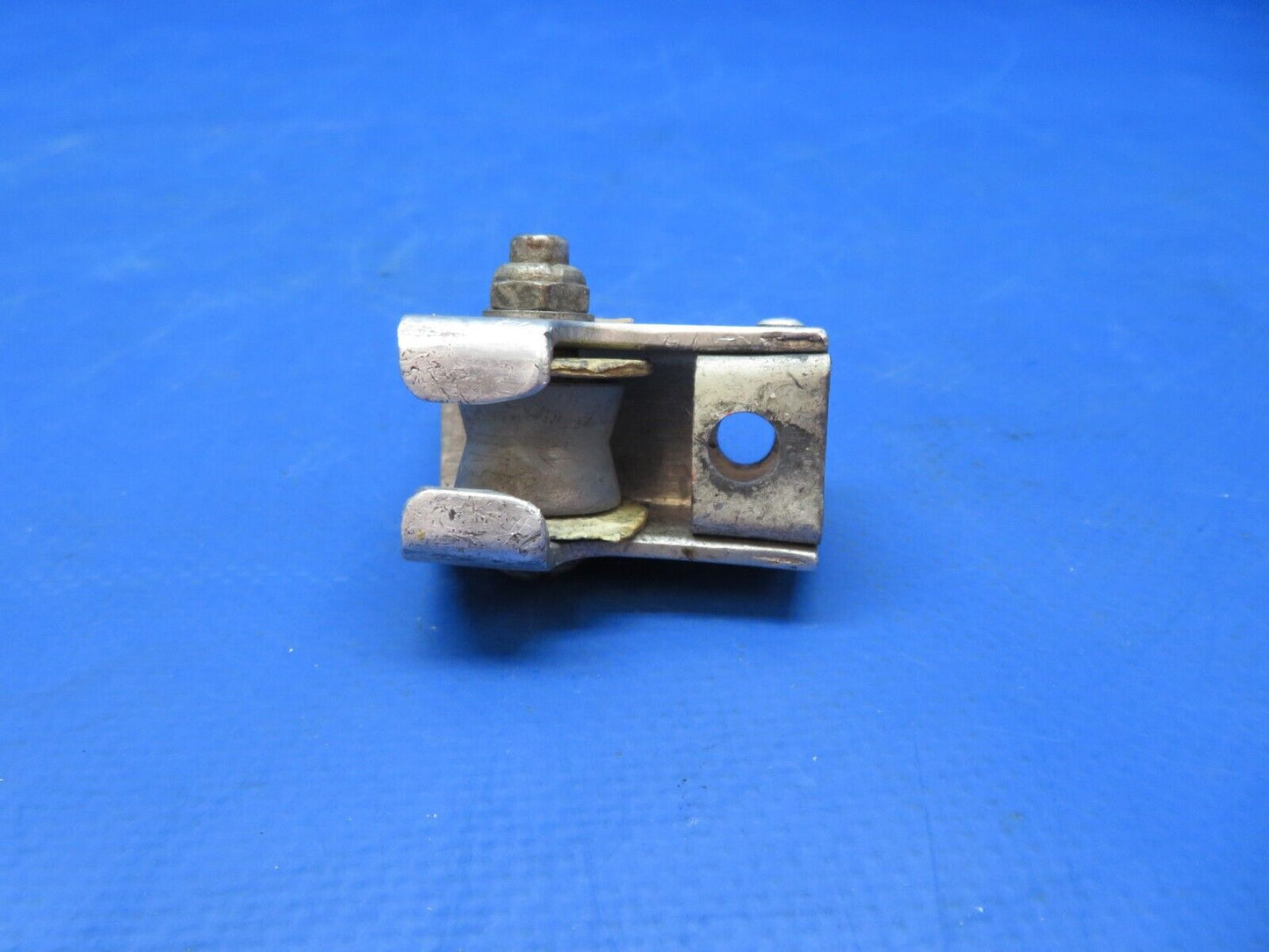 Cessna 172 Wheel Housing Front Seat P/N 0700645-1 (0723-402)