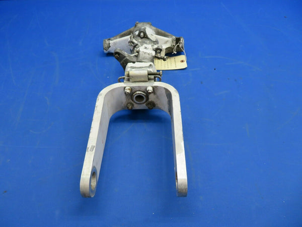 Rockwell Commander 112A Nose Gear Assy P/N 45002 (1020-460)
