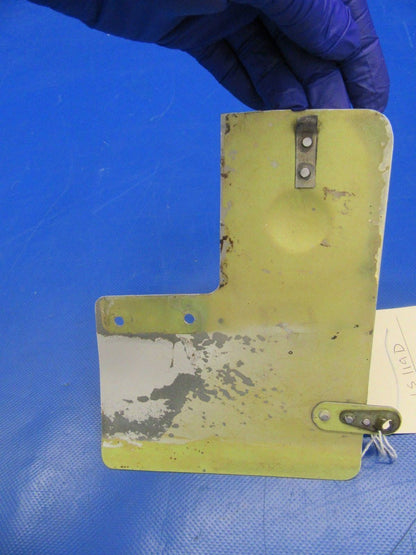 Beech Baron 58P Cover Assy LH LWR AFT Wing Bolt (0318-341)