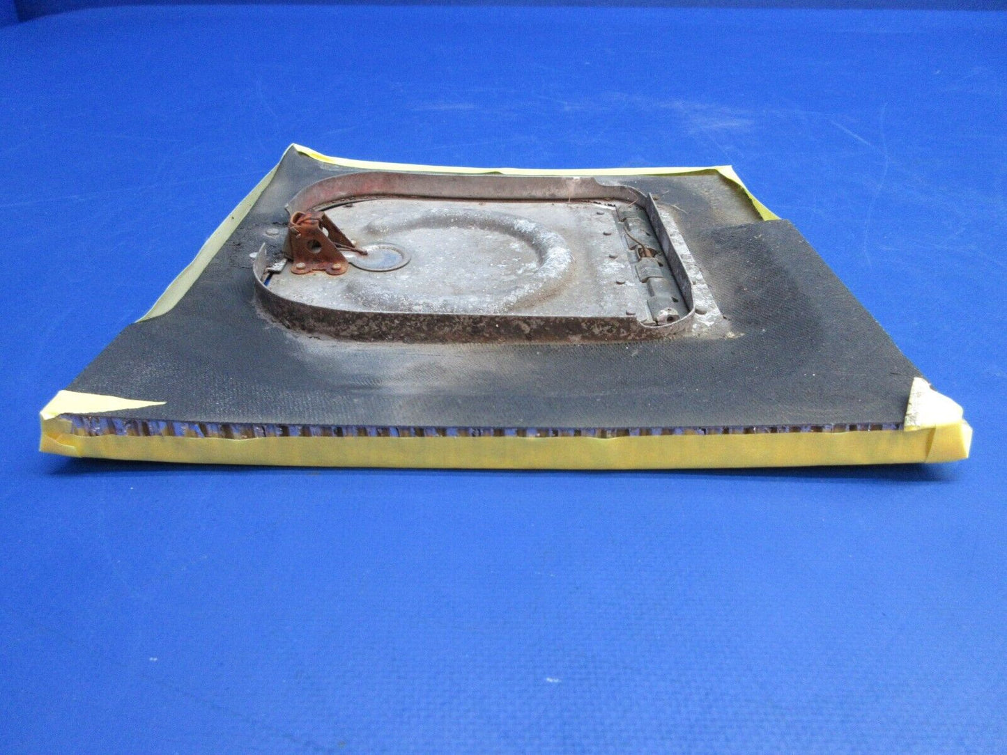 Cessna 401 Oil Filter Door Assy Engine Cowl P/N 0851160-200 (0523-1113)