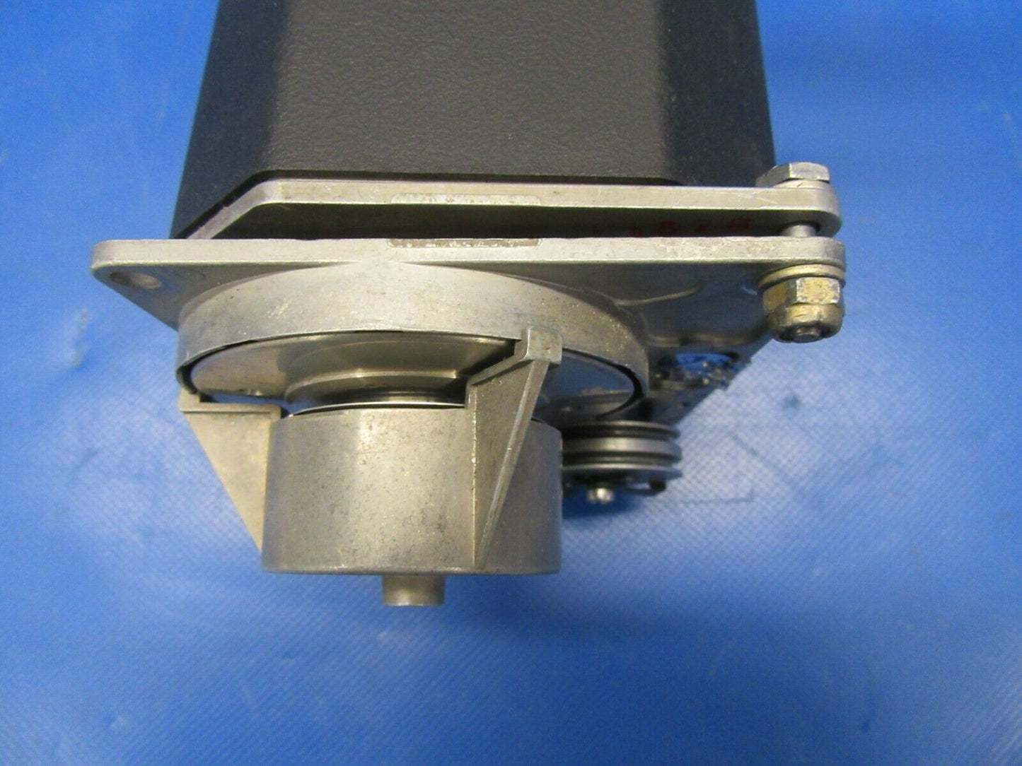 Piper Seneca II King KS 272 Trim Servo 14V / 28V 065-0029-03 (1119-36)