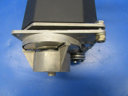 Piper Seneca II King KS 272 Trim Servo 14V / 28V 065-0029-03 (1119-36)