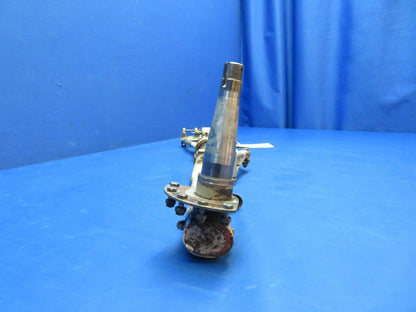 Early Cessna 310 / 310B RH Main Gear Assy P/N 0841000-96 FOR PARTS (1223-188)