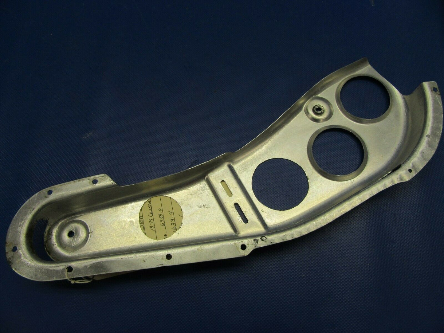 Cessna T210N Guard Elevator Trim Chain P/N 1261633-4 (0321-428)
