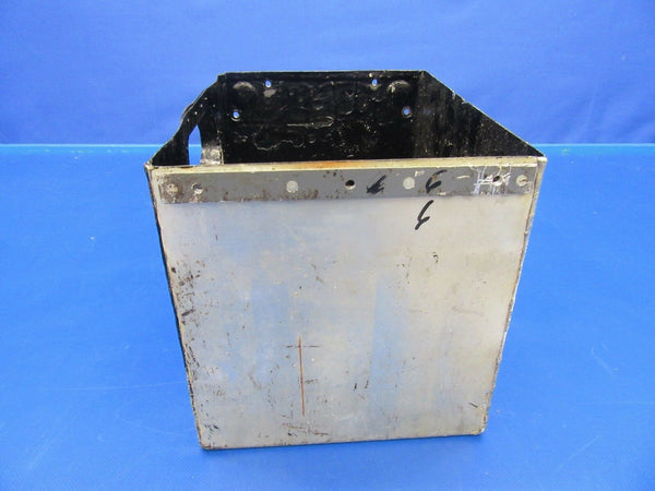 Beech Baron Battery Box w/ Lid P/N 95-410006-19 (0917-80)
