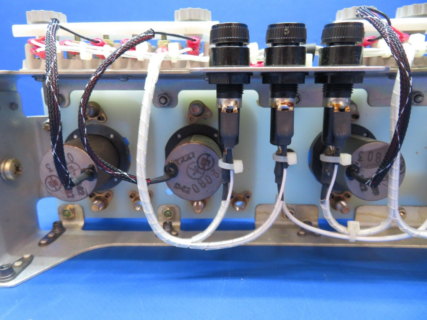 Diamond DA-42 Center Relay Panel 28v P/N D60-2463-40-00_01 (0623-480)