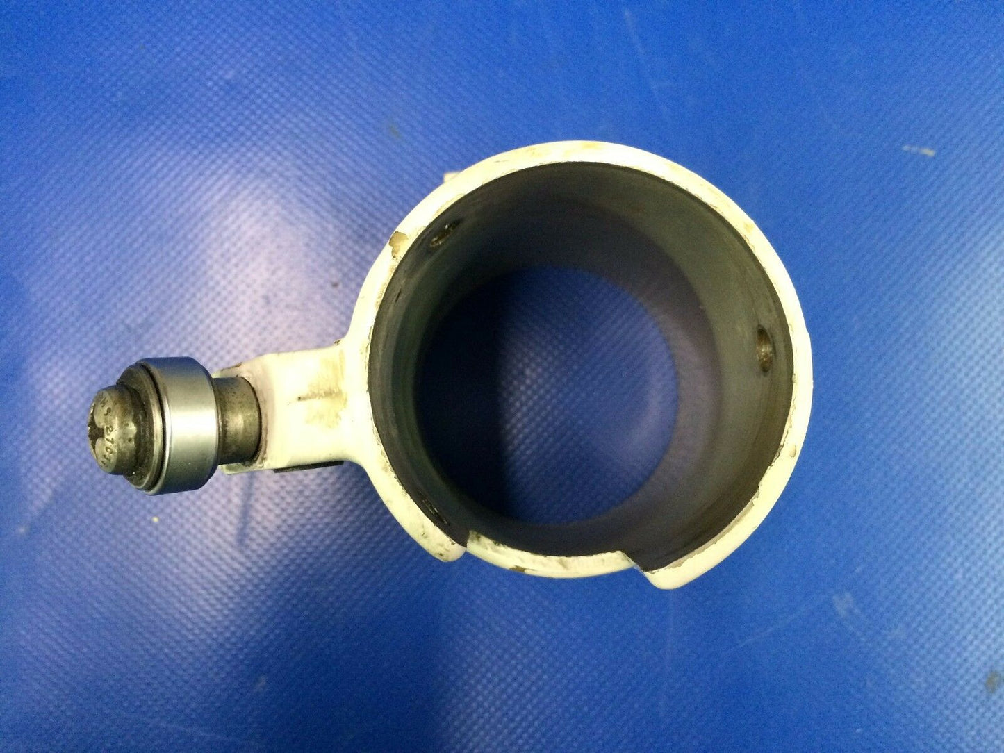 Beech Baron 58 Retainer - Upper Nose Gear Strut P/N 96-820018-3 (1116-126)