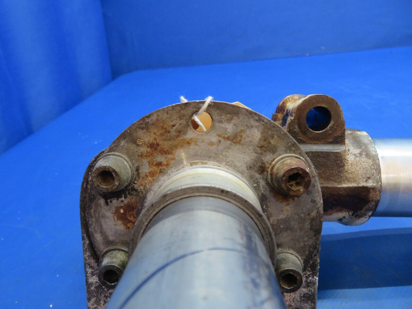Beech 95-B55 Baron Shock Assy LWR RH Main Gear P/N 35-815260-2 (0123-688)