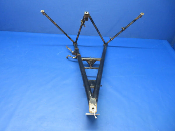 Piper PA-34-200T Seneca II Nose Gear Mount Assy P/N 95551-23 (0223-933)