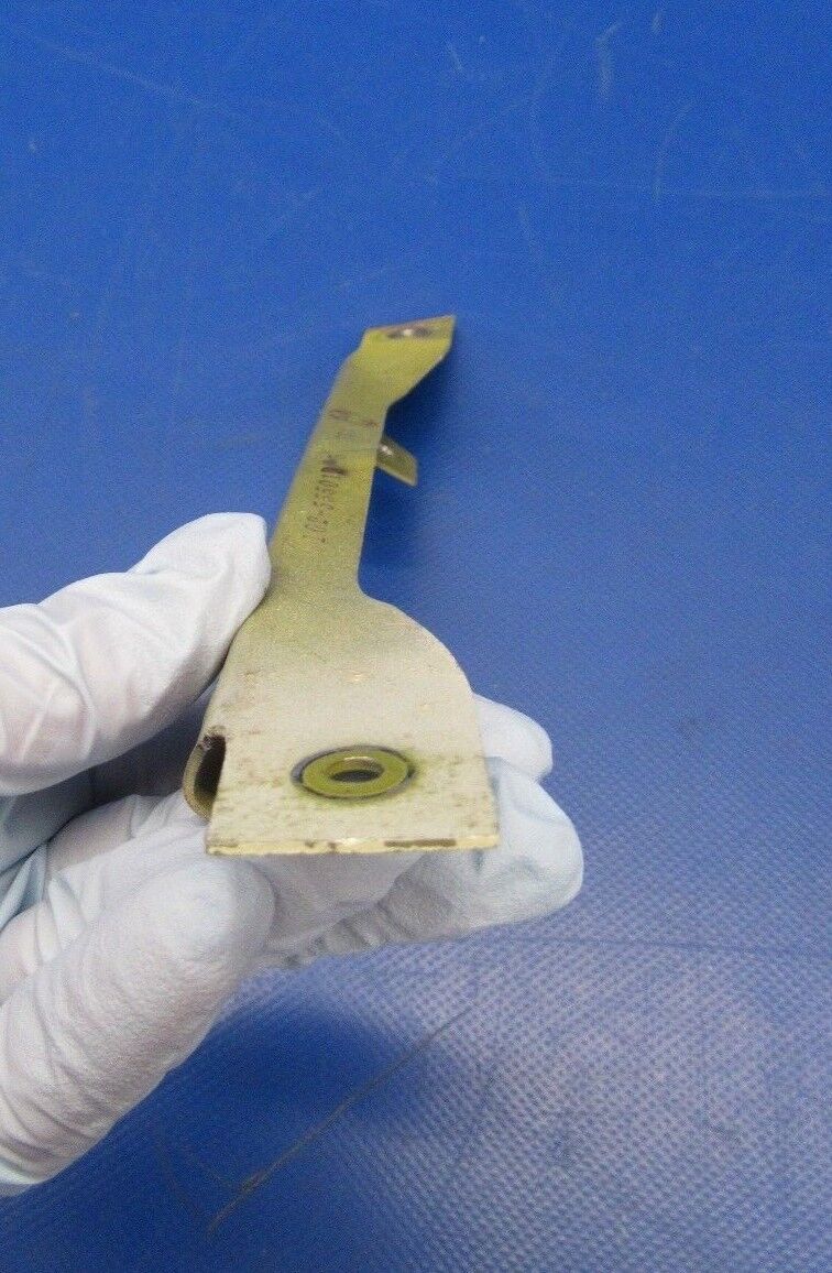 Beech Baron 58P Bracket Evaporator P/N 102-555012-5 (0618-53)