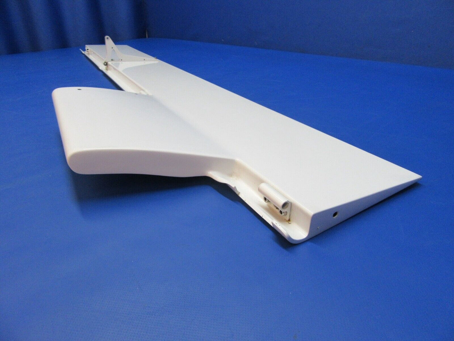 Diamond DA42 RH Aileron P/N D60-5762-00-00 (0323-226)