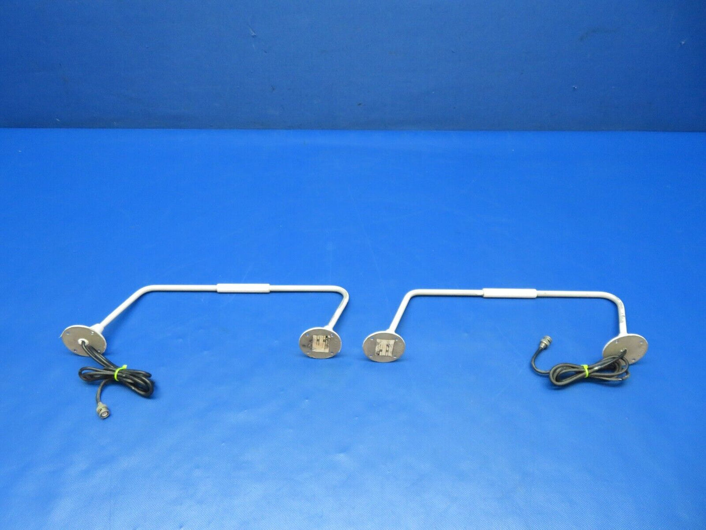 Cessna 401 / 401A Comant VOR/LOC/GS/ Antenna Set P/N CI205-1 (1223-346)