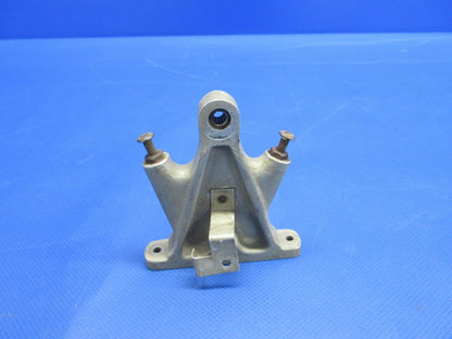 Piper PA23-150 Apache Stabilizer Bracket P/N 17051-00 (0224-1623)