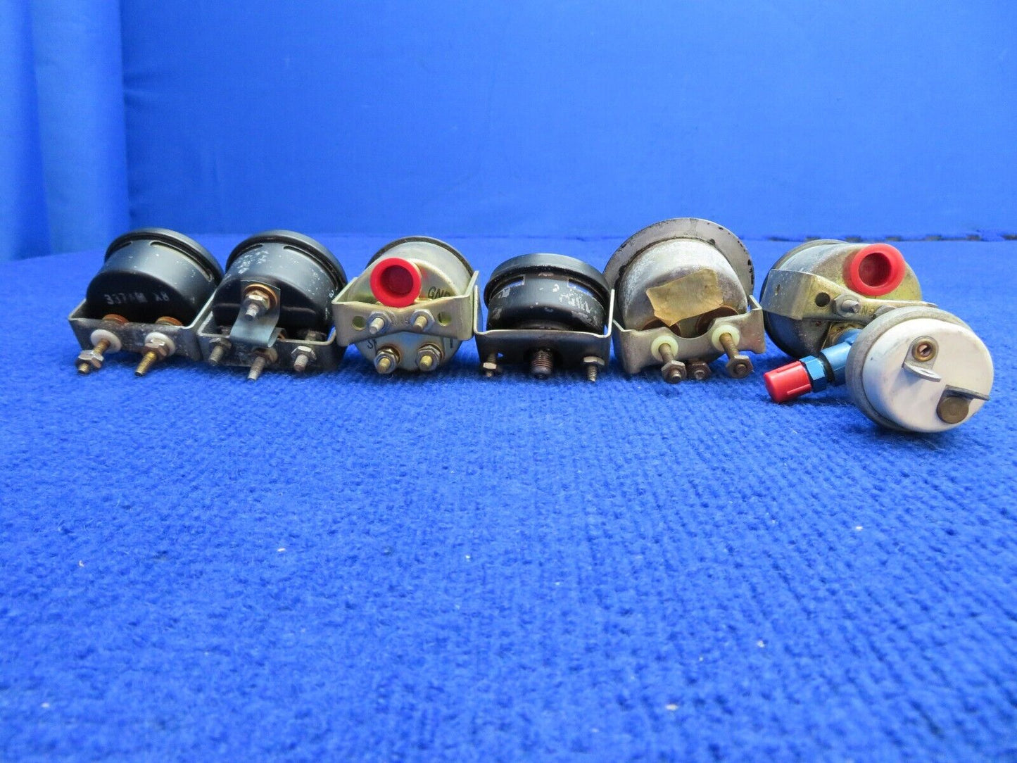 Lake LA-4-200 Turbo Stewart Warner Gauges LOT OF 6 P/N 823697, 823835 (0622-778)