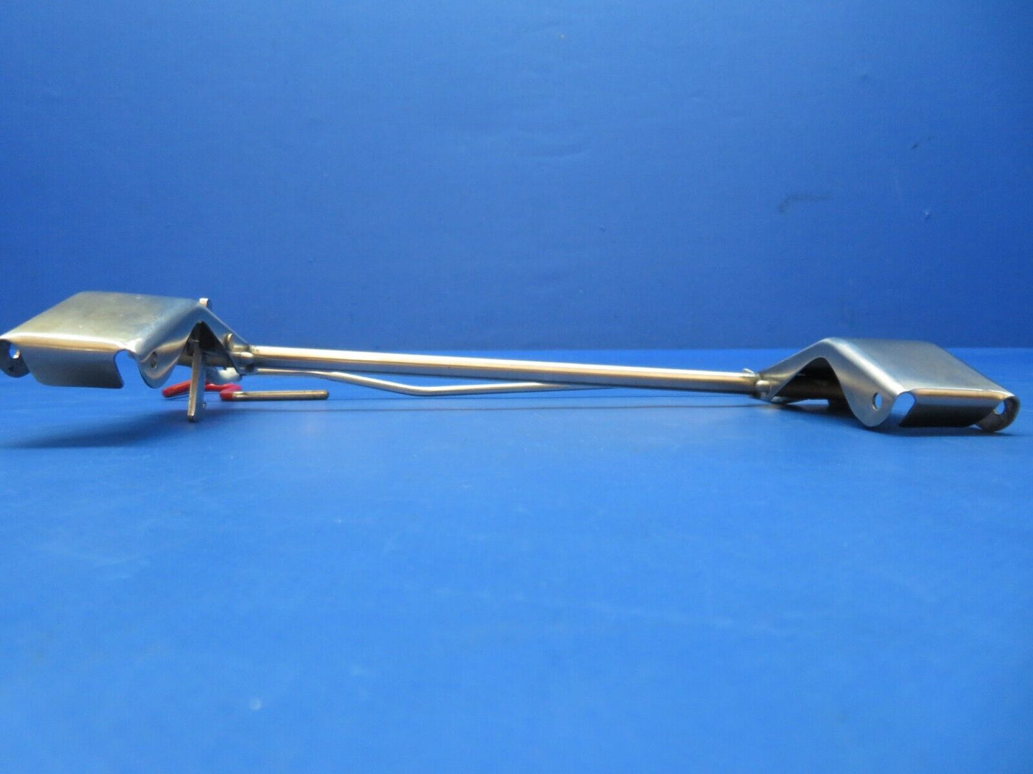 Beech 95-B55 Latch Assy LH Emergency Exit Window P/N 35-410291-643 (0623-345)