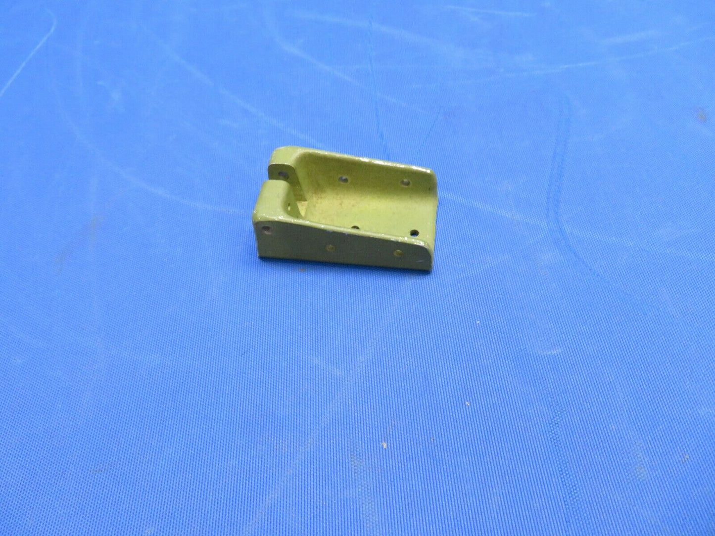 Piper Main Gear Cylinder Bracket P/N 67071-00 (1120-138)