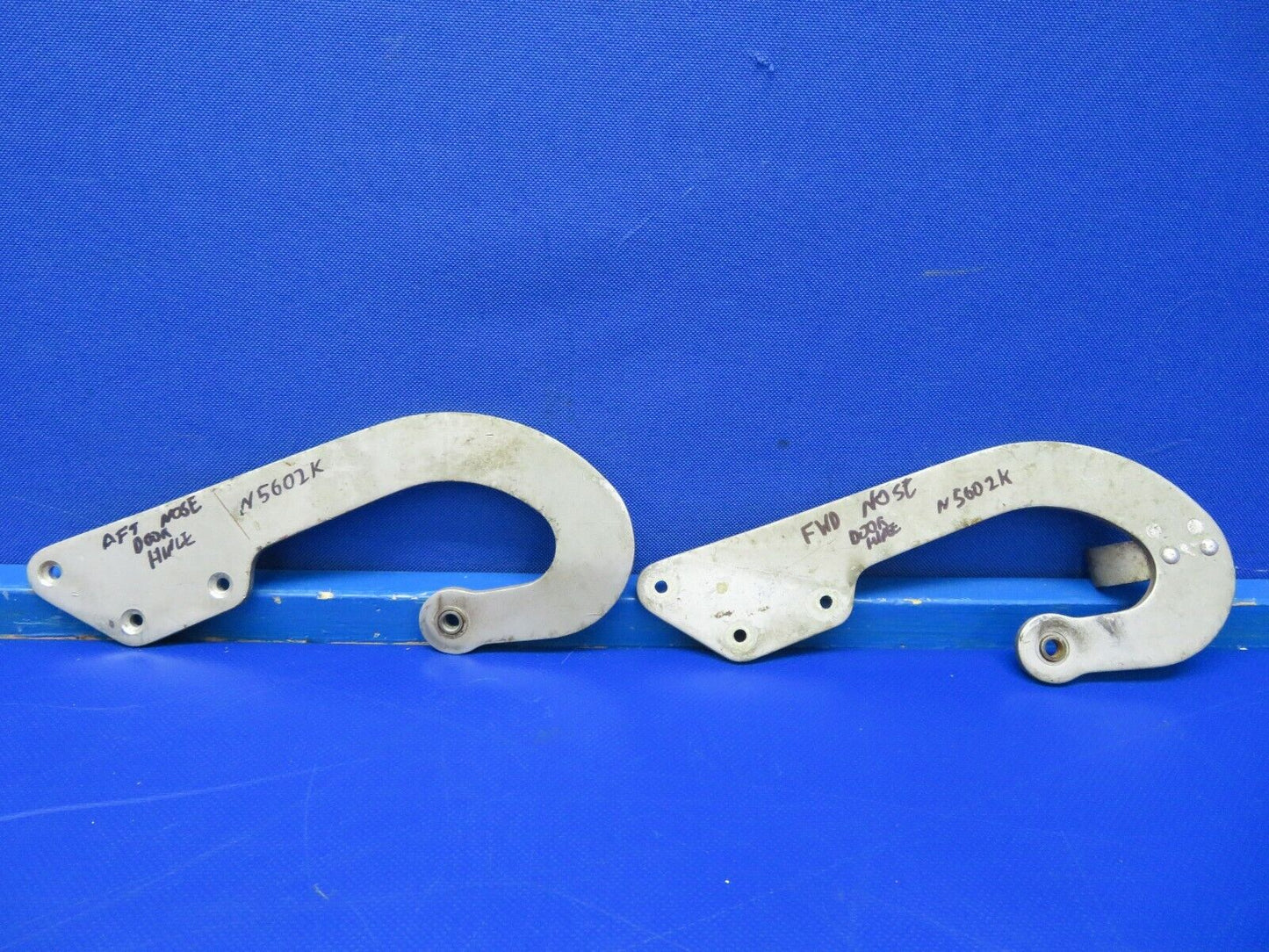 1964 Beech Baron 95-B55 Nose Door w/ Hinges, No Key P/N 95-410029-37 (0620-522)