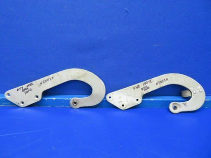 1964 Beech Baron 95-B55 Nose Door w/ Hinges, No Key P/N 95-410029-37 (0620-522)