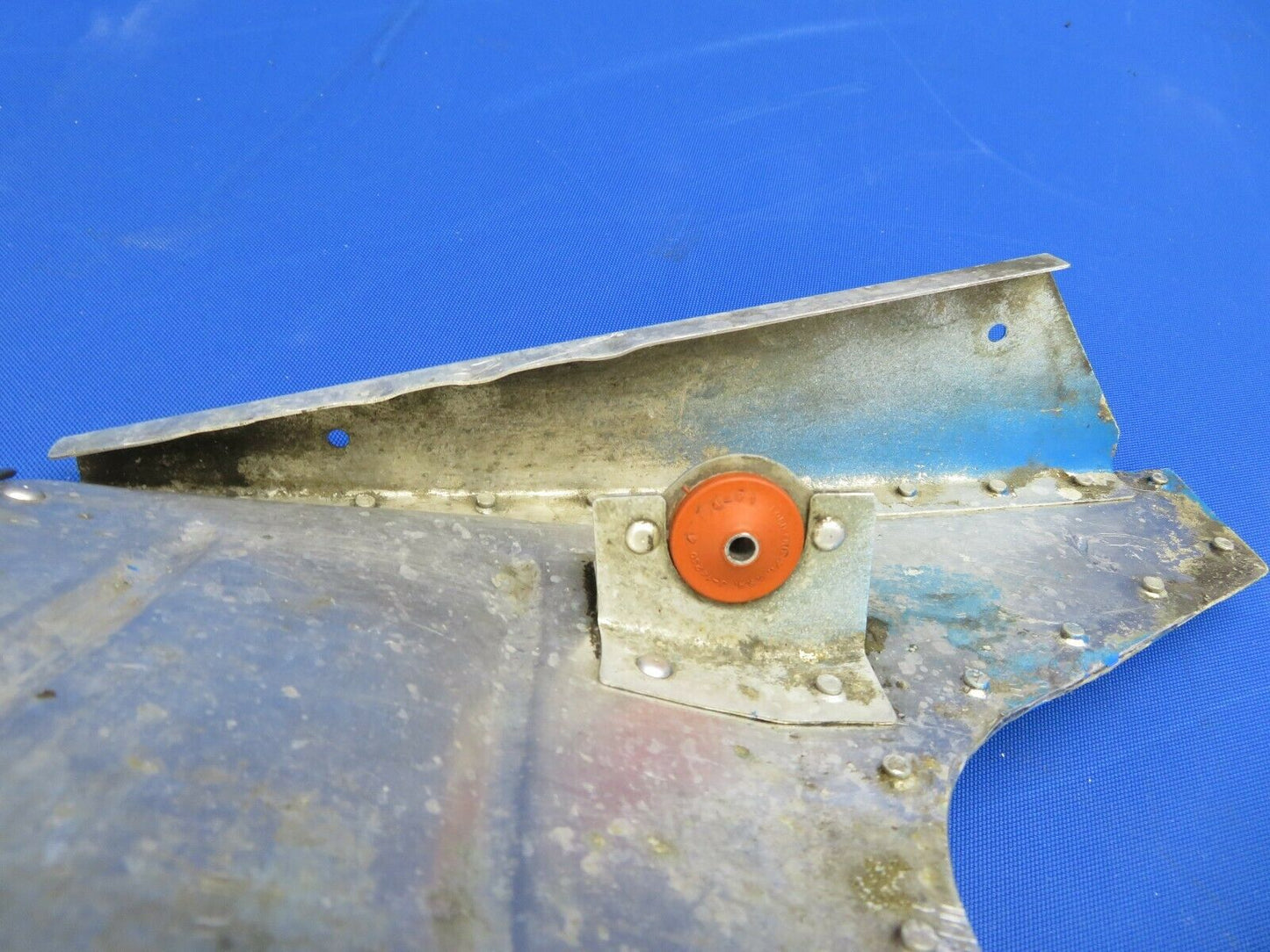Cessna 210L LH Cowl Flap Door Assy P/N 1213261-203 (0820-518)