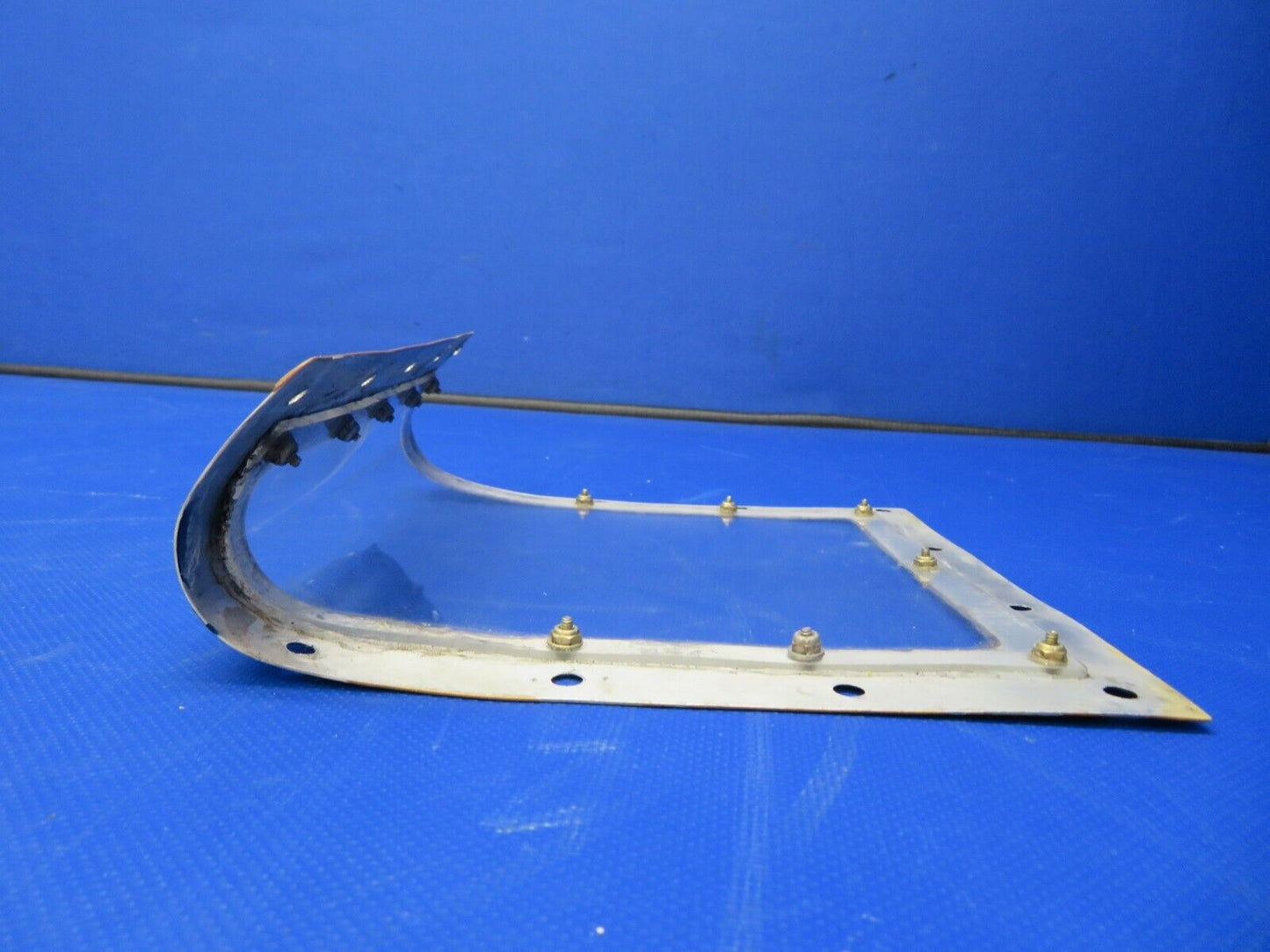 Beech 95-B55 Baron Lens Retainer LH P/N 96-170000-21 (0721-716)