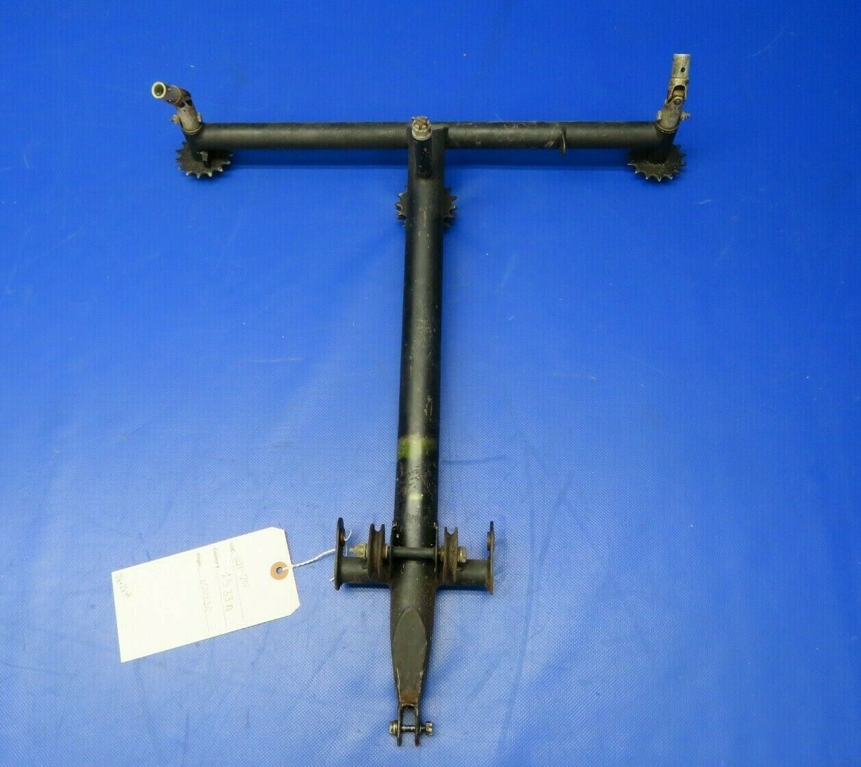 Piper PA-28-140 Cherokee Control Column Tee Bar 62703-33, 62703-033 (0621-701)