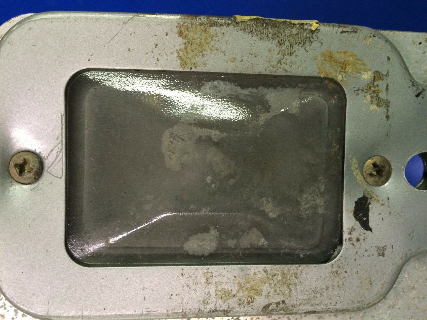 Beech Baron 58 Nose Baggage Light and Actuator Switch P/N B3555A307 (1116-37)