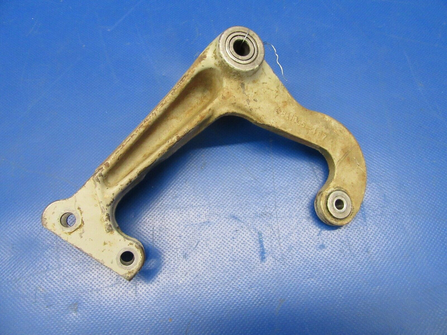 Cessna 310 / T310Q Idler Bellcrank Main Gear LH P/N 0841106-5 (0619-210)