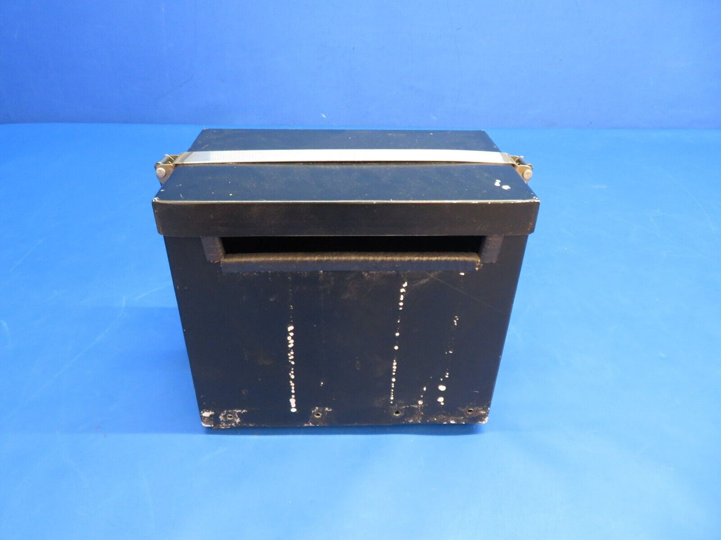 Cessna 120 Battery Box Assy w/ Lid P/N 0412146 (0423-47)