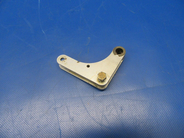 Diamond DA40-180 Bellcrank Elevator P/N DA4-2733-30-00 (0319-177)