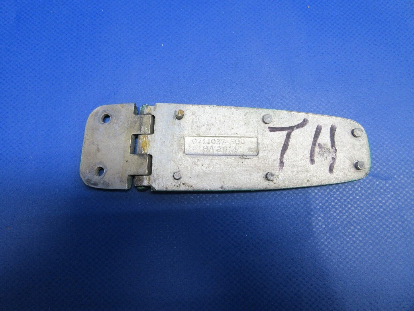 Cessna 150 Lower Cabin Door Hinge Assy RH P/N 0413426 (0224-1169)