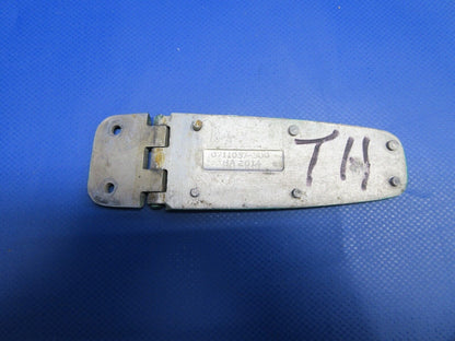 Cessna 150 Lower Cabin Door Hinge Assy RH P/N 0413426 (0224-1169)