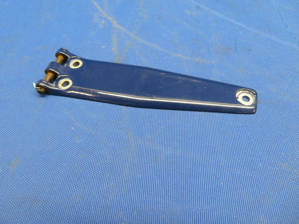 Rockwell Commander Cabin Door FWD LWR Hinge P/N 43723-3 (1020-520)