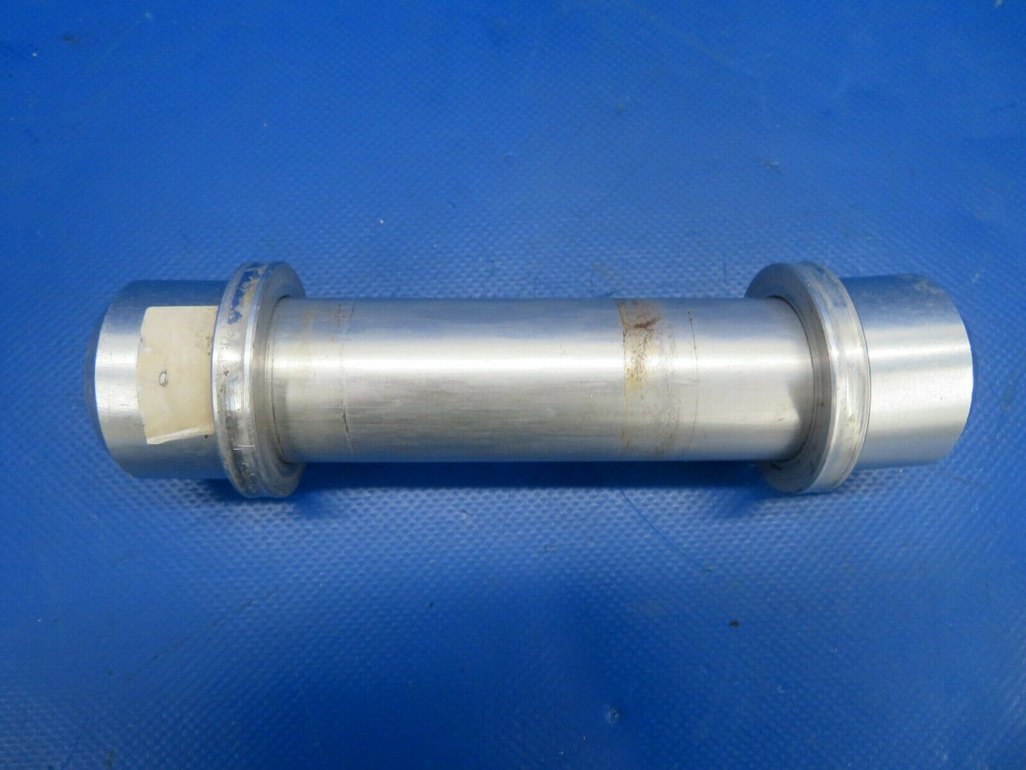 Diamond DA40-180 Axle and Insert Bushings Nose Wheel D41-3223-00-32/1 (0120-358)