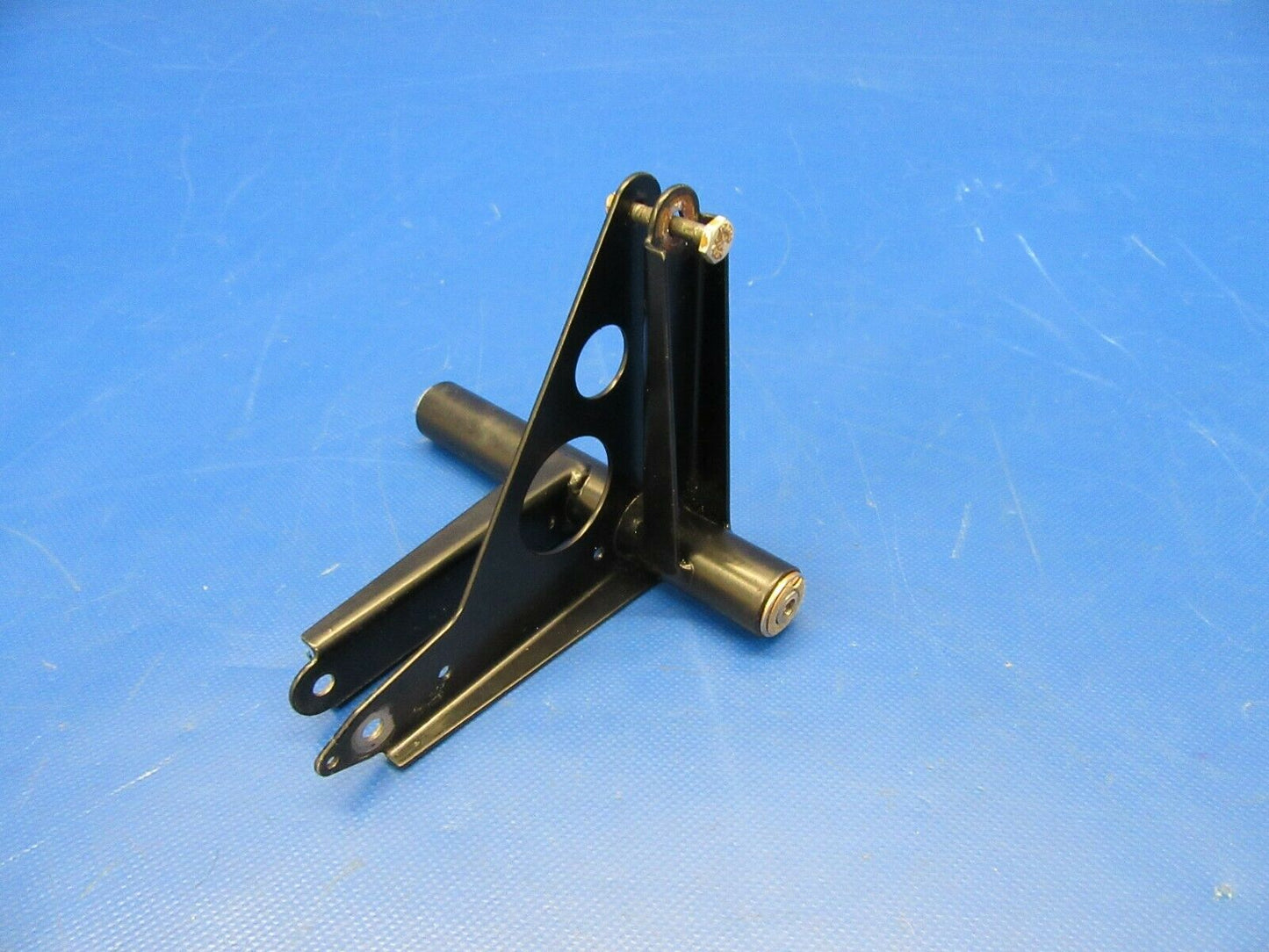 Diamond DA40-180 Bellcrank Aileron P/N DA4-2713-30-00 (0219-432)
