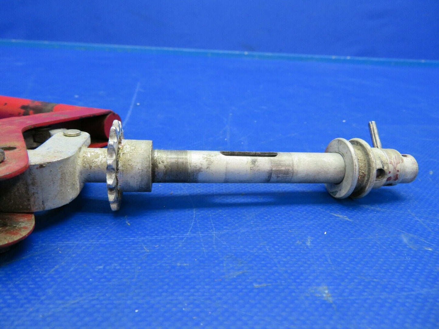 Cessna 310P Crank Assy Manual Gear Extension P/N 0843400-57 (0620-735)