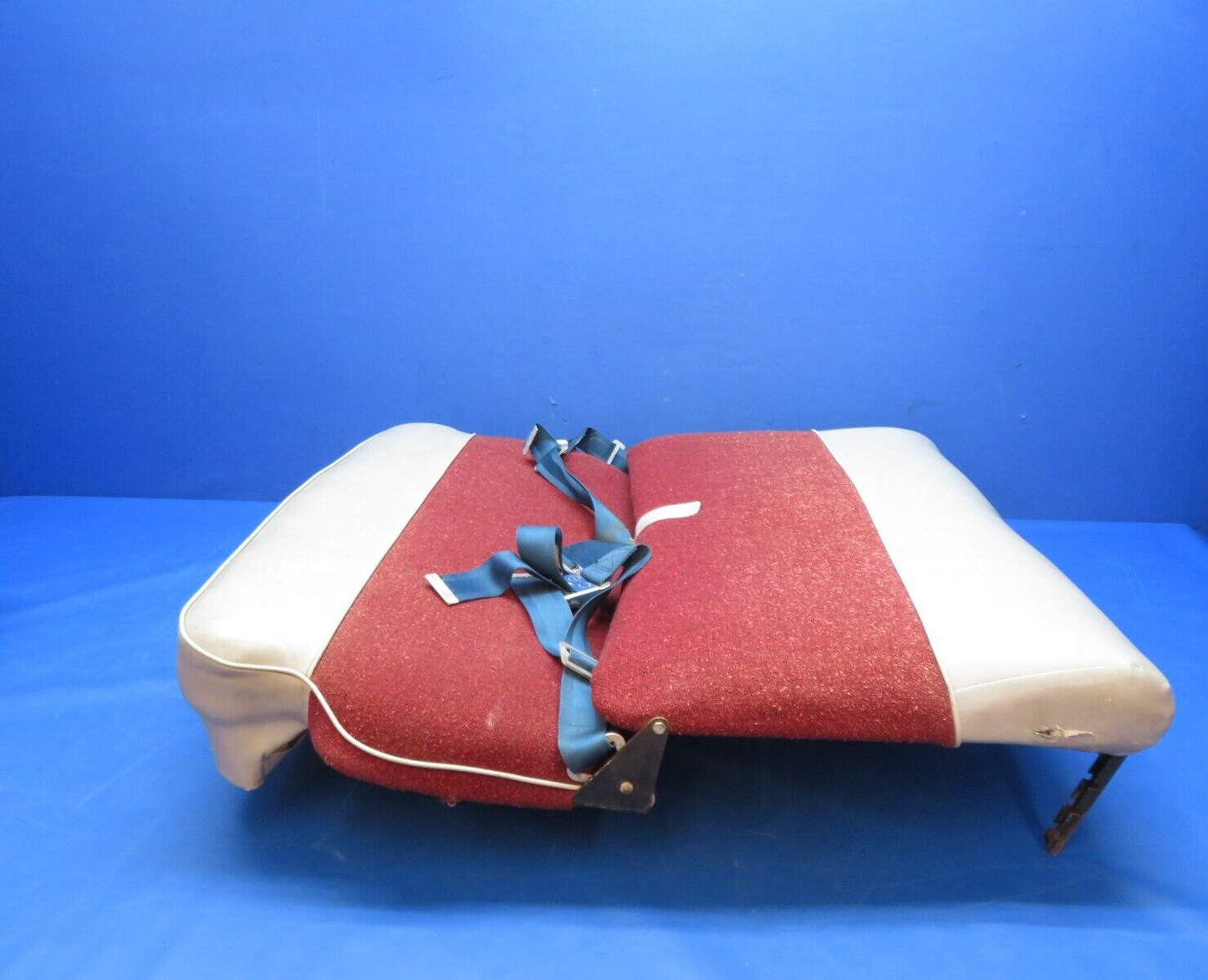 Early Cessna 172 Rear Bench Seat Assy w/ Seat belts P/N 0500103-74 (0823-459)