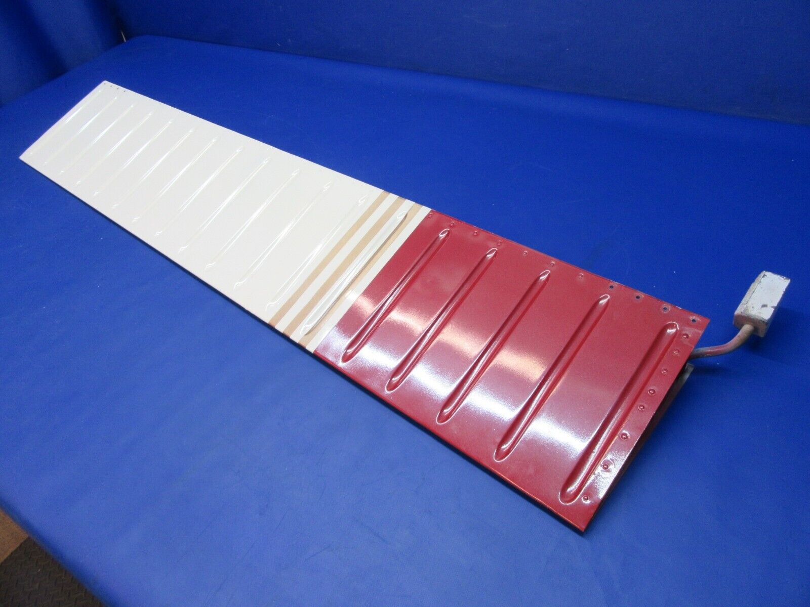 Piper PA-28 180 Cherokee RH Aileron P/N 68129-03 (1222-213)