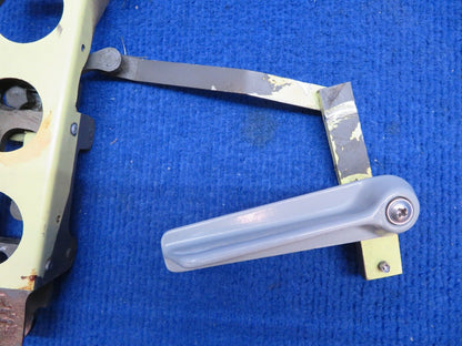 Socata FWD RH Box Assy Door Latch Mechanism w/ Handle P/N 25025005 (0622-907)