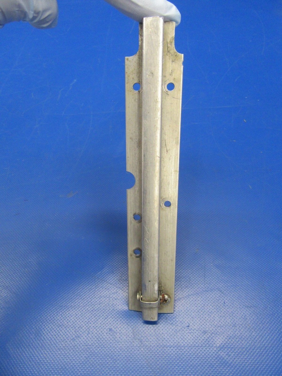 Cessna 210 E Seat Rail LH INBD P/N 1200487-5 (0818-122)